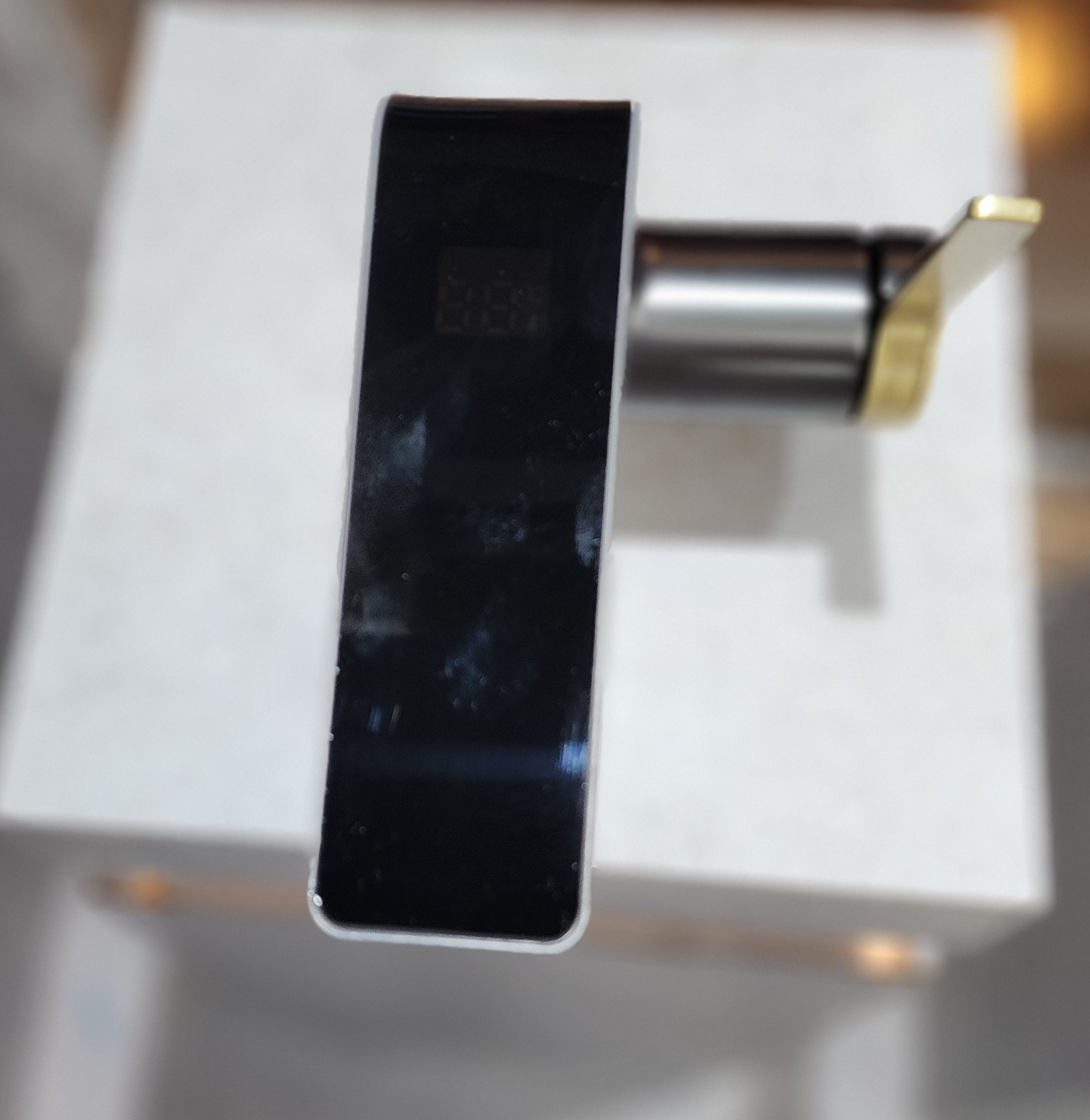 شیر روشویی LED دوحالته مدل Aqua Lite