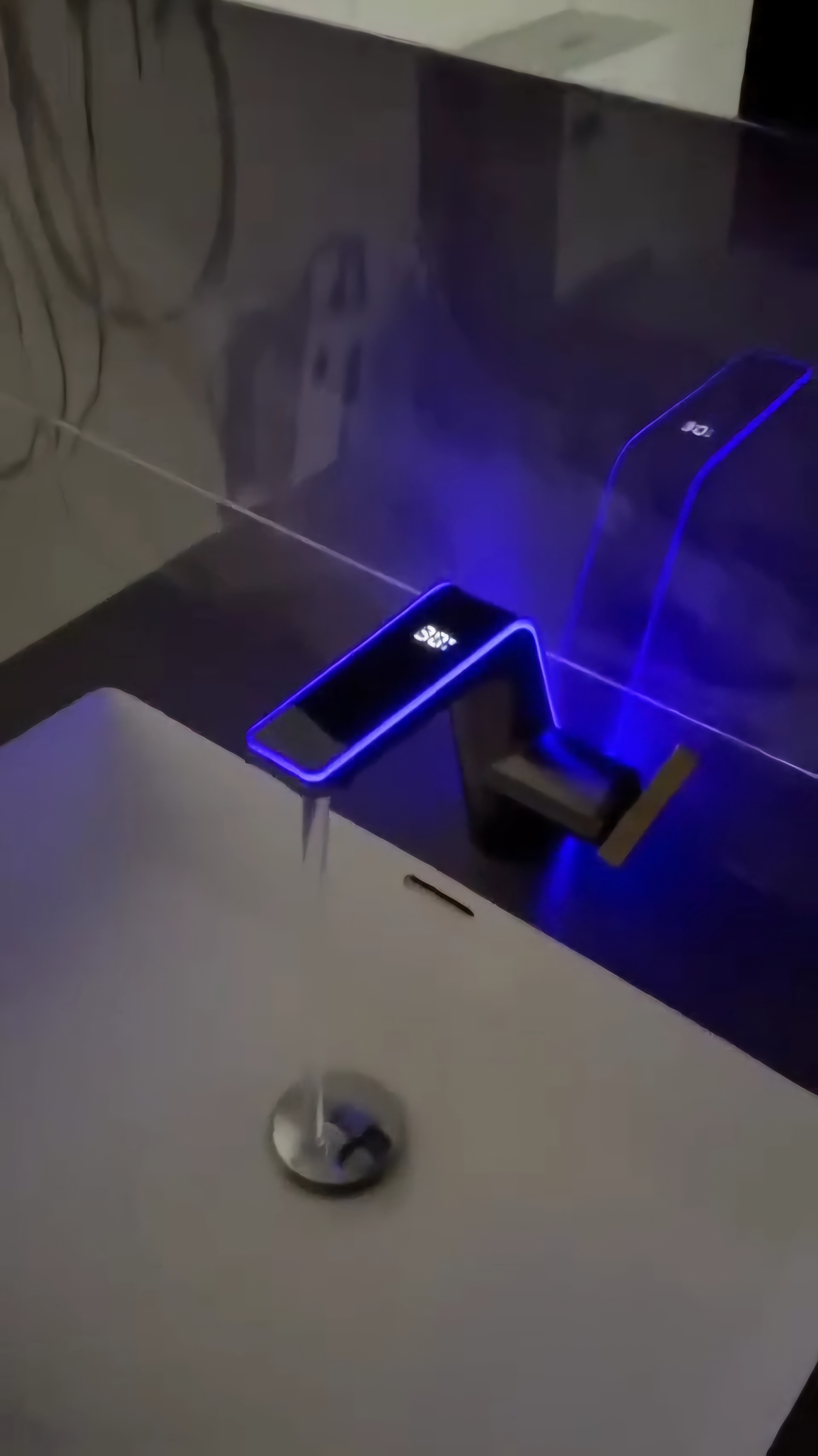 شیر روشویی LED دوحالته مدل Aqua Lite