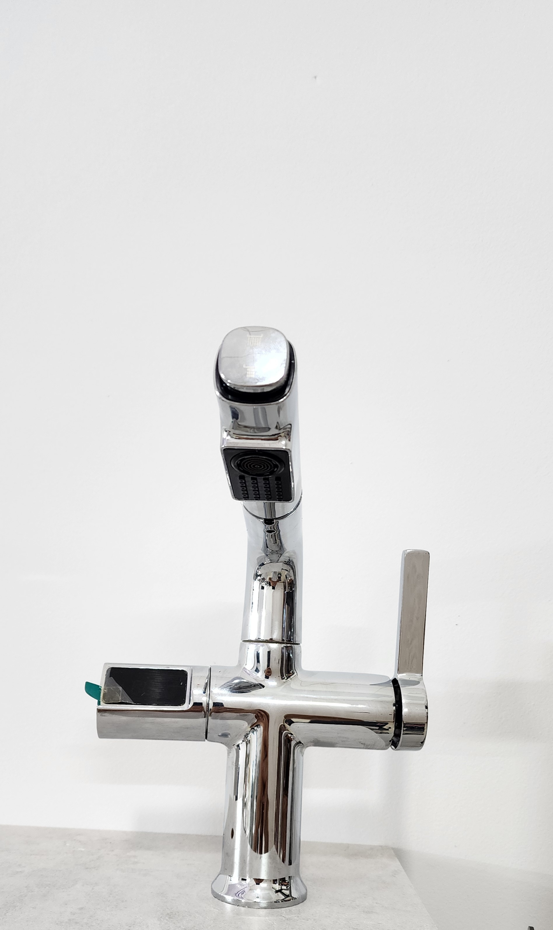 شیر روشویی مانیتوردارآسانسوری هوادیاو