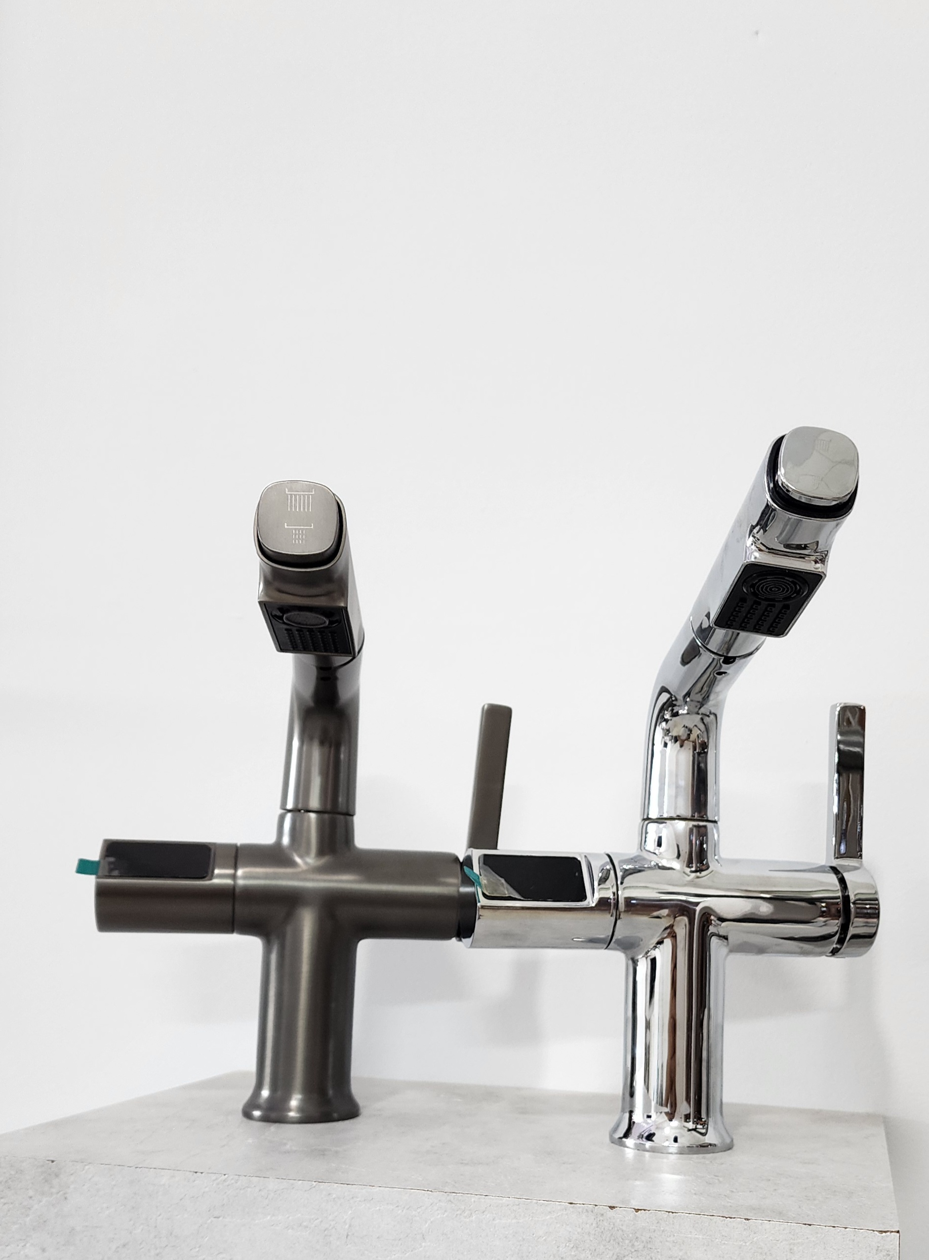 شیر روشویی مانیتوردارآسانسوری هوادیاو